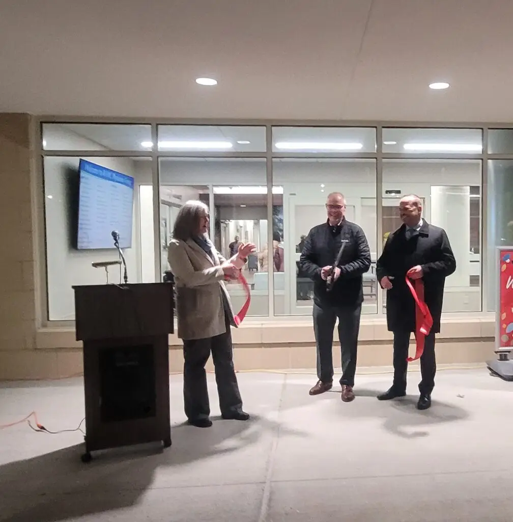 Ribbon cutting at Reedsburg Physicians Group