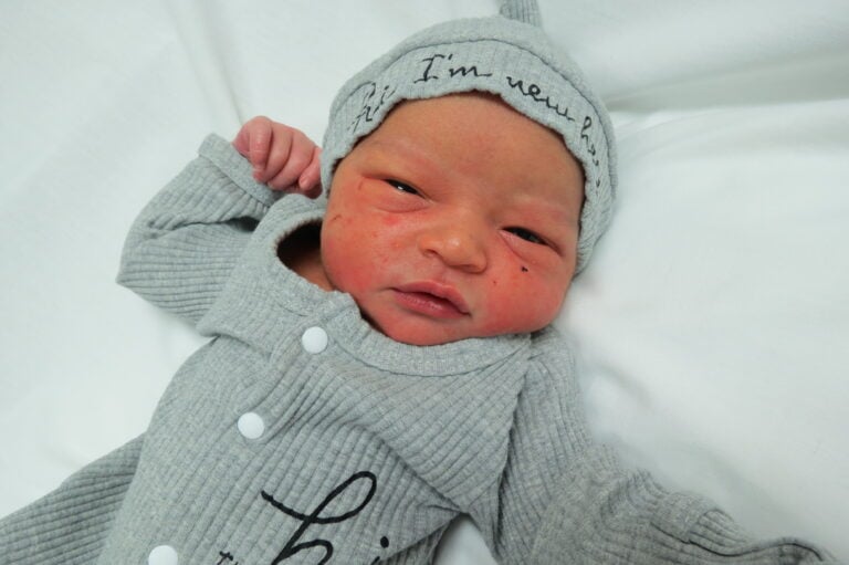 051825BabyBoyCarpenter-003